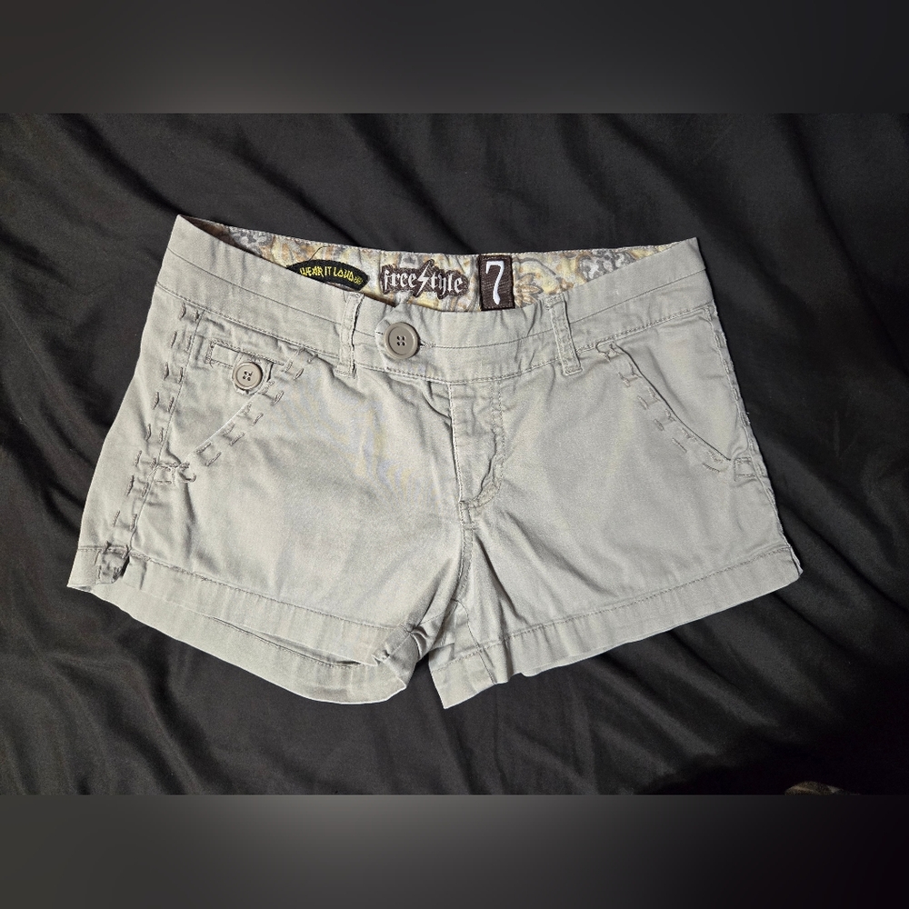 Vintage FREESTYLE lowrise khacki Y2K shorts juniors size 7